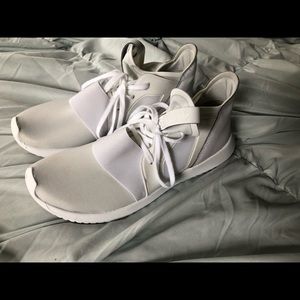 WHITE ADIDAS